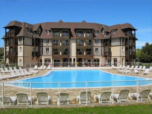 "Magnifique 2 Pieces Deauville" Piscine Et Jardin Екстериор снимка